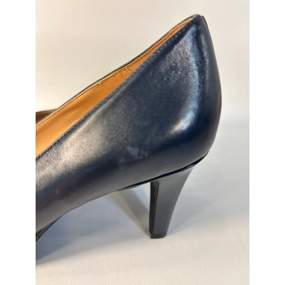 Naturalizer Navy Pump Size 7W
